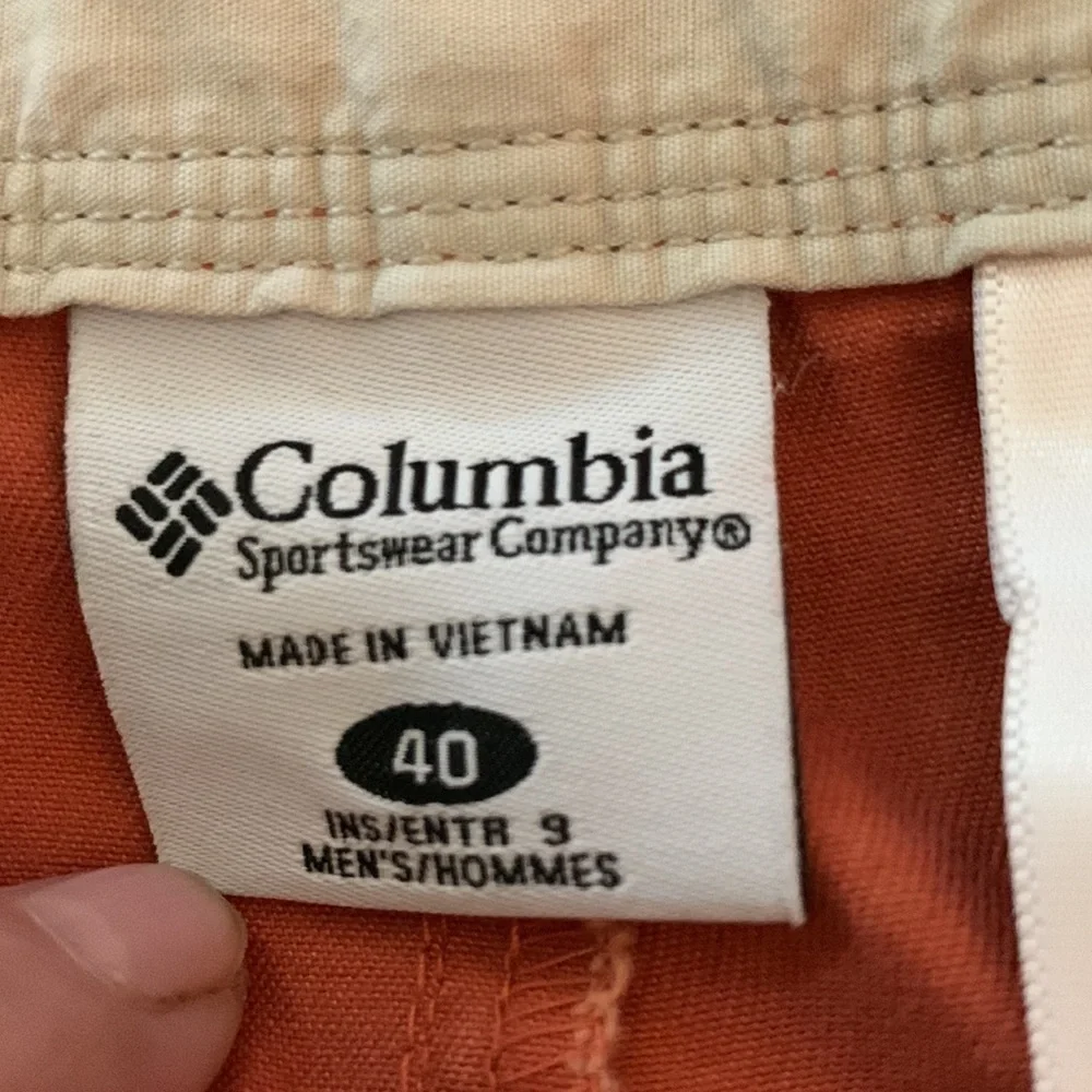 Columbia Men’s Cargo pants, Size 40, gently used condition